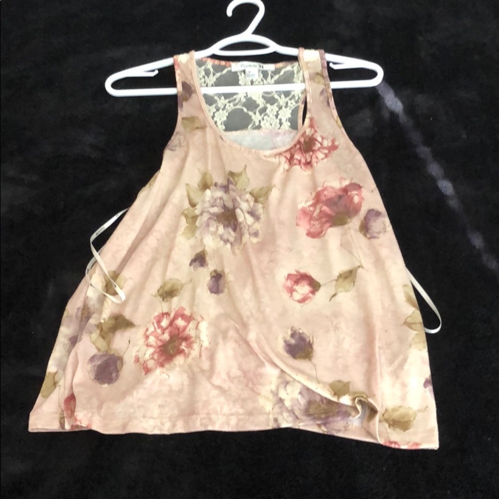 Floral shirt with lace back!